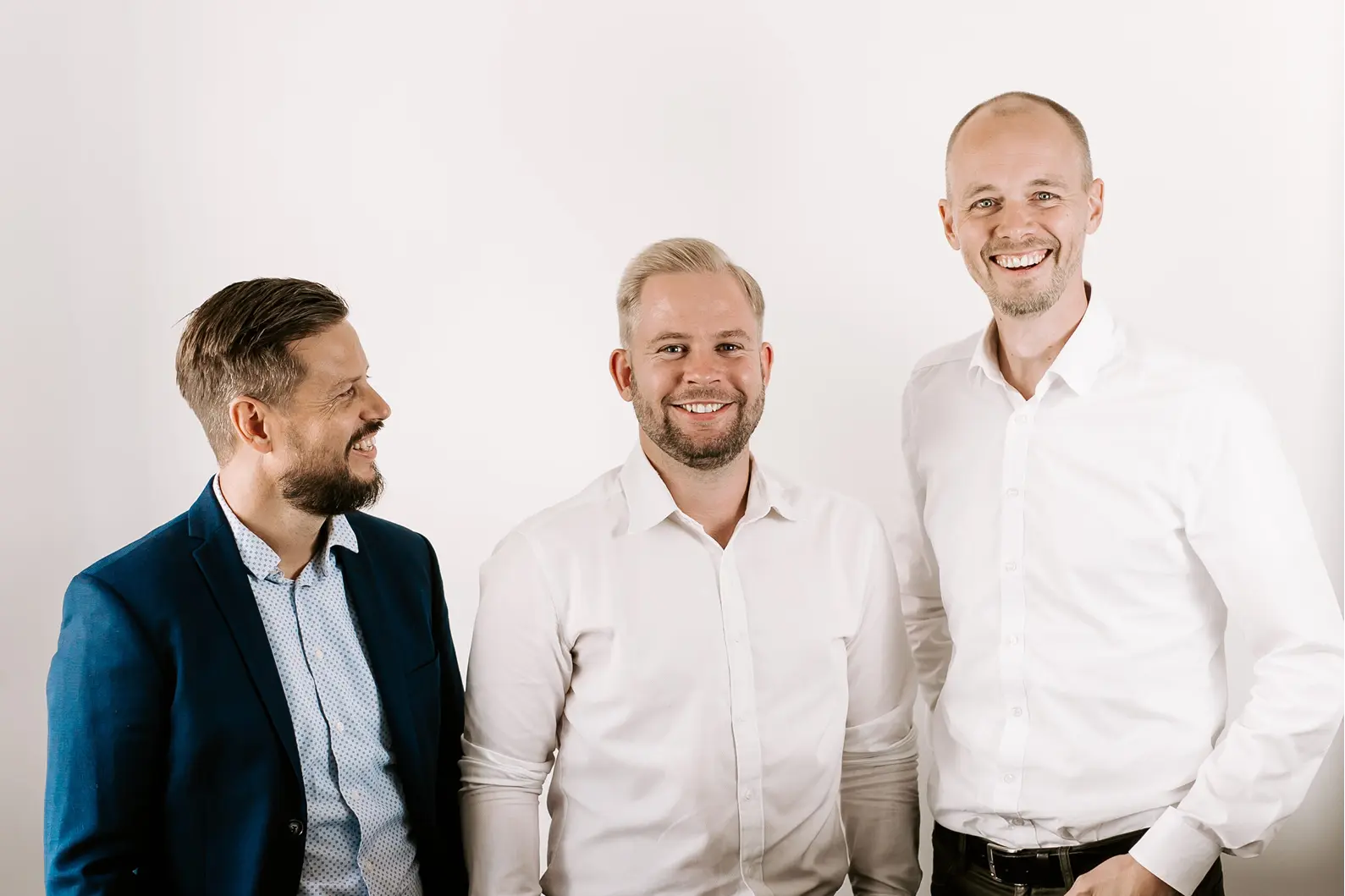 Vi er 100% på din side​